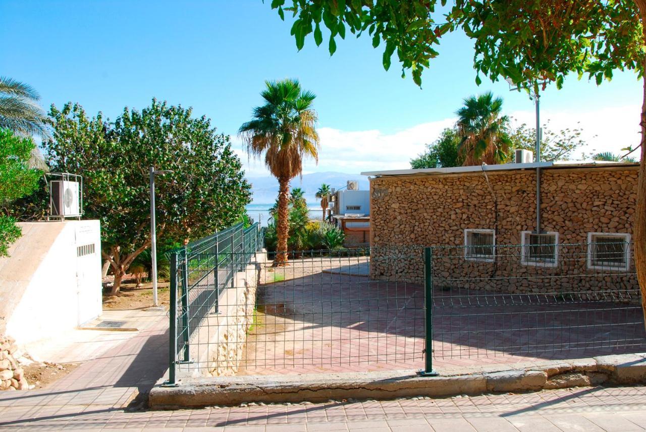 Ein Bokek Rooms To Rent Neve Zohar Exterior photo